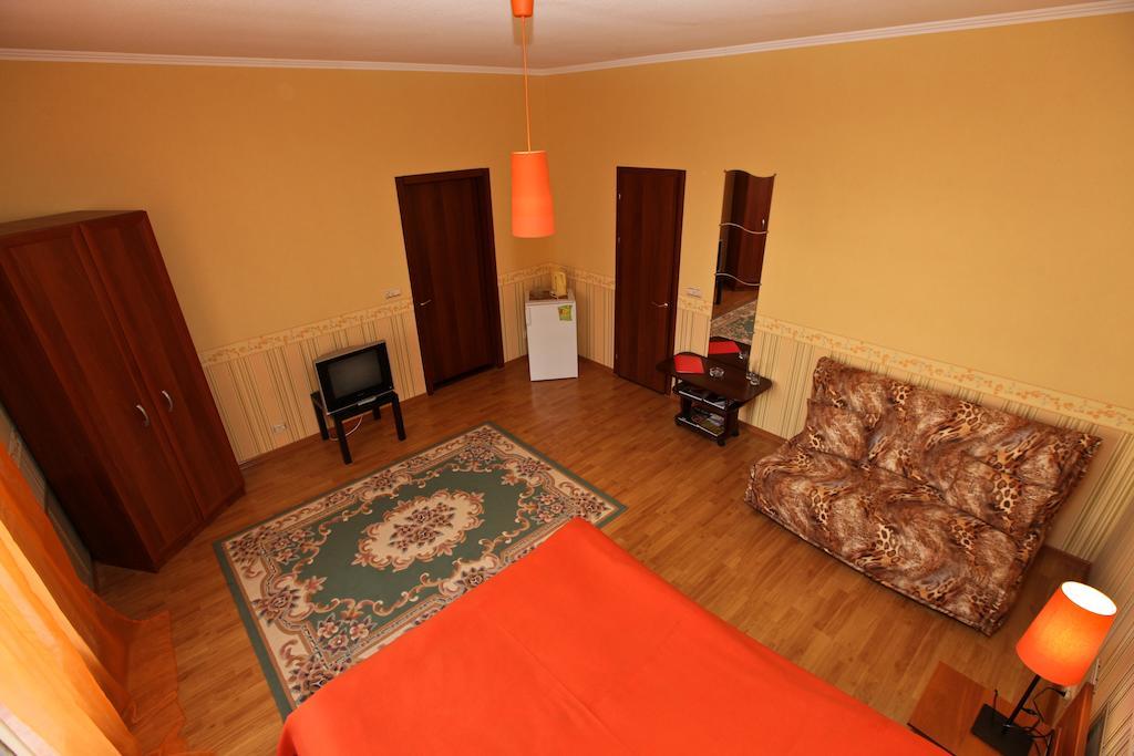 Domashny Ochag Hotel Krasnodar Room photo