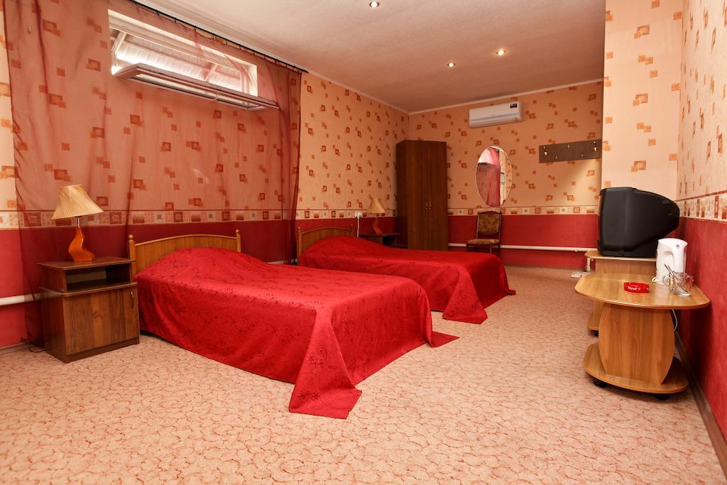 Domashny Ochag Hotel Krasnodar Room photo